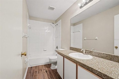 Adosado en venta en Brandon, Florida, 2 dormitorios, 148.18 m2 № 2222248 - foto 13