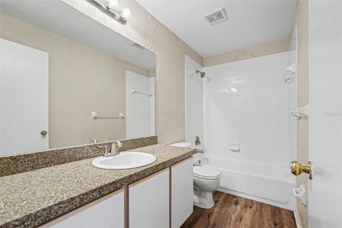 Adosado en venta en Brandon, Florida, 2 dormitorios, 148.18 m2 № 2222248 - foto 12