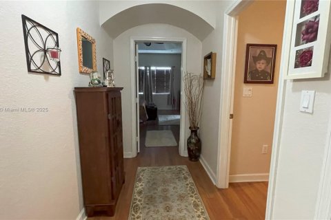 House in Cutler Bay, Florida 4 bedrooms, 198.44 sq.m. № 1880325 - photo 28