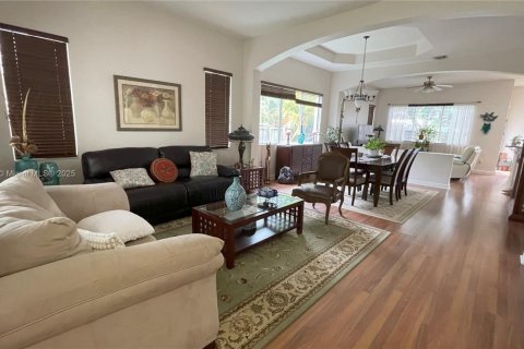 House in Cutler Bay, Florida 4 bedrooms, 198.44 sq.m. № 1880325 - photo 15