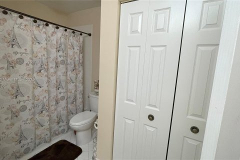 House in Cutler Bay, Florida 4 bedrooms, 198.44 sq.m. № 1880325 - photo 21