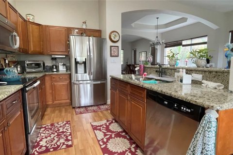 House in Cutler Bay, Florida 4 bedrooms, 198.44 sq.m. № 1880325 - photo 6