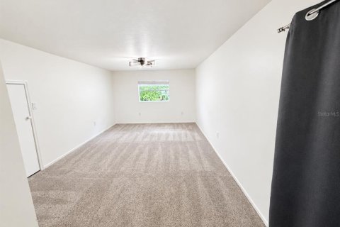 House in Brandon, Florida 1 bedroom, 79.71 sq.m. № 2395544 - photo 9
