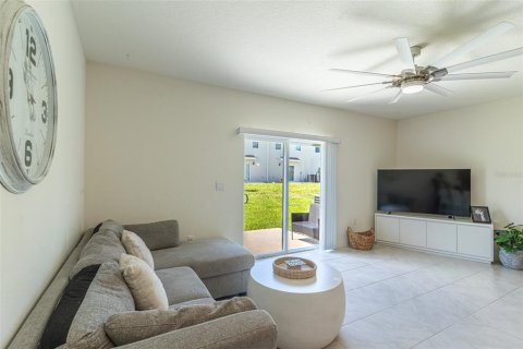 Touwnhouse à vendre à Davenport, Floride: 3 chambres, 138.24 m2 № 2295039 - photo 4