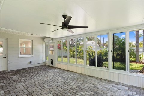 House in Saint Petersburg, Florida 3 bedrooms, 181.81 sq.m. № 1849844 - photo 28
