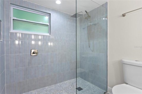 House in Saint Petersburg, Florida 3 bedrooms, 181.81 sq.m. № 1849844 - photo 26