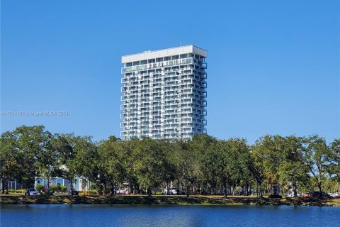 Condo in Sunrise, Florida, 3 bedrooms  № 1763761 - photo 1