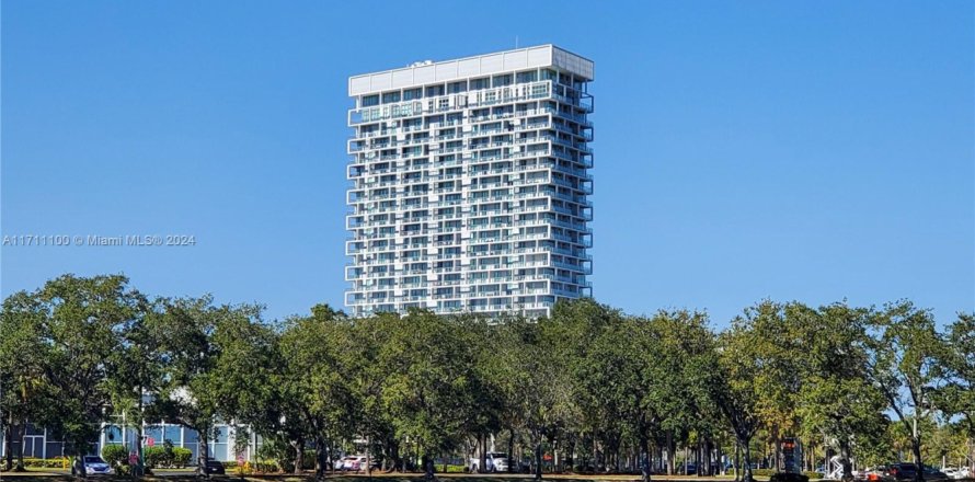 Condo in Sunrise, Florida, 3 bedrooms  № 1763761