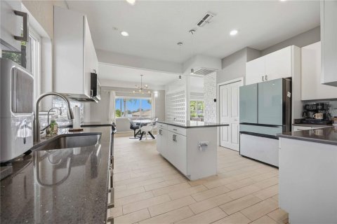 Casa en venta en Winter Haven, Florida, 3 dormitorios, 224.64 m2 № 2238321 - foto 19