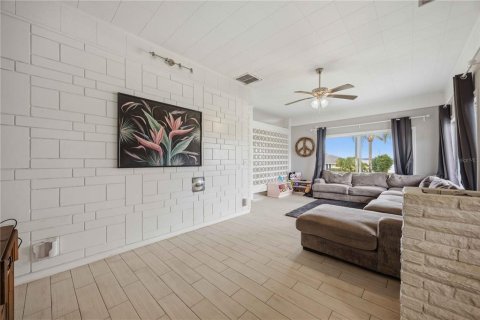 Casa en venta en Winter Haven, Florida, 3 dormitorios, 224.64 m2 № 2238321 - foto 8