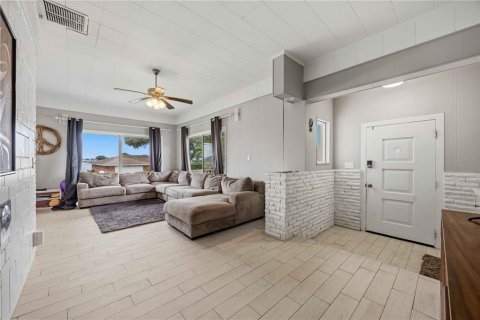 Casa en venta en Winter Haven, Florida, 3 dormitorios, 224.64 m2 № 2238321 - foto 9