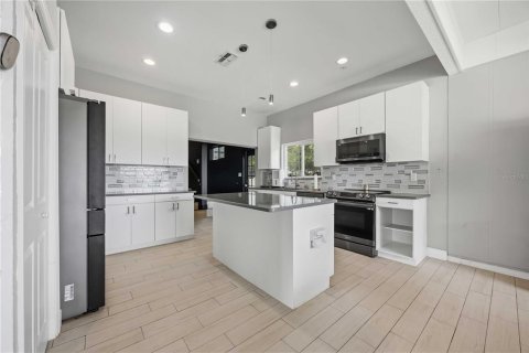 Casa en venta en Winter Haven, Florida, 3 dormitorios, 224.64 m2 № 2238321 - foto 16