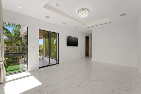 Снять в аренду виллу или дом в Майами-Бич, Флорида 5 спален, 308.99м2, № 1977745 - фото 26