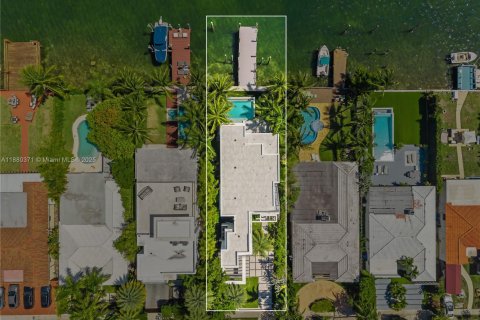 Снять в аренду виллу или дом в Майами-Бич, Флорида 5 спален, 308.99м2, № 1977745 - фото 22