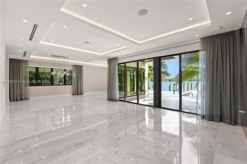 Снять в аренду виллу или дом в Майами-Бич, Флорида 5 спален, 308.99м2, № 1977745 - фото 6