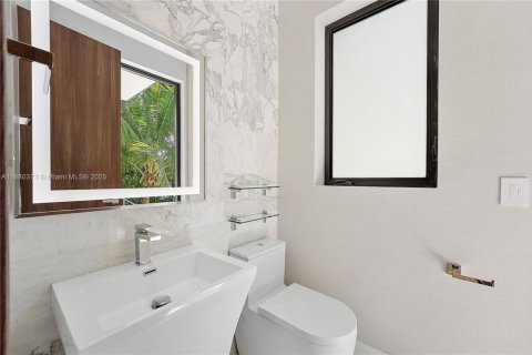 Снять в аренду виллу или дом в Майами-Бич, Флорида 5 спален, 308.99м2, № 1977745 - фото 9