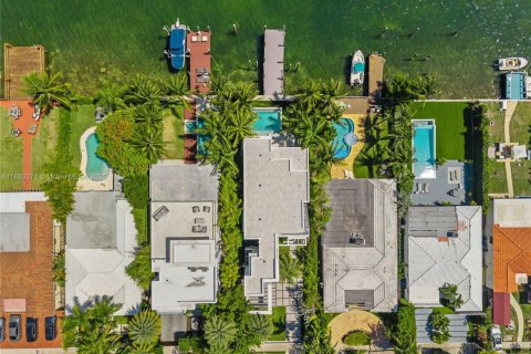 Снять в аренду виллу или дом в Майами-Бич, Флорида 5 спален, 308.99м2, № 1977745 - фото 21