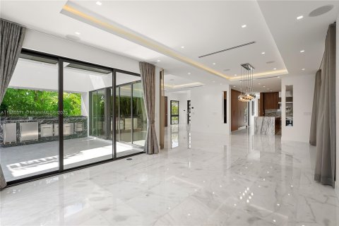 Снять в аренду виллу или дом в Майами-Бич, Флорида 5 спален, 308.99м2, № 1977745 - фото 7