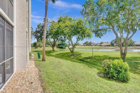 Condo in Lauderhill, Florida, 2 bedrooms  № 1860745 - photo 26