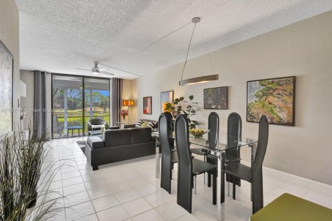 Condo in Lauderhill, Florida, 2 bedrooms  № 1860745 - photo 5
