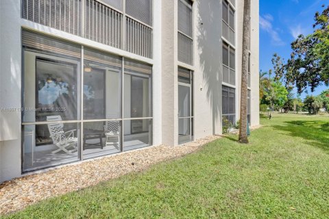 Condo in Lauderhill, Florida, 2 bedrooms  № 1860745 - photo 25