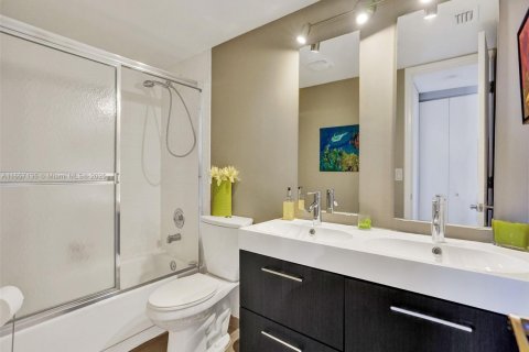 Condo in Lauderhill, Florida, 2 bedrooms  № 1860745 - photo 19