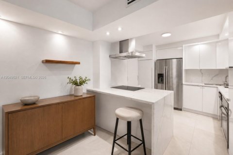 Condo in Miami, Florida, 1 bedroom  № 2193512 - photo 6