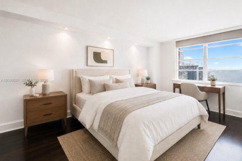 Condo in Miami, Florida, 1 bedroom  № 2193512 - photo 9