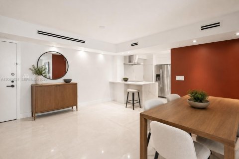 Condo in Miami, Florida, 1 bedroom  № 2193512 - photo 5