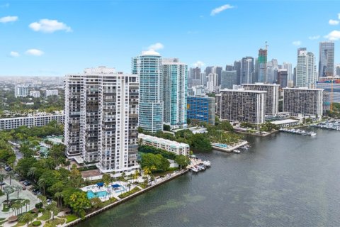 Condo in Miami, Florida, 1 bedroom  № 2193512 - photo 14
