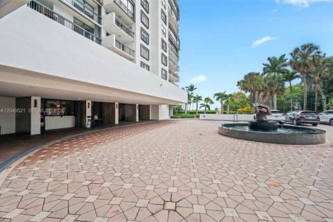 Condo in Miami, Florida, 1 bedroom  № 2193512 - photo 25