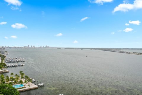 Condo in Miami, Florida, 1 bedroom  № 2193512 - photo 13