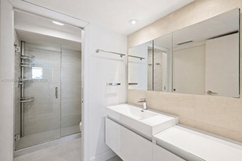 Condo in Miami, Florida, 1 bedroom  № 2193512 - photo 10