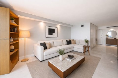 Condo in Miami, Florida, 1 bedroom  № 2193512 - photo 4