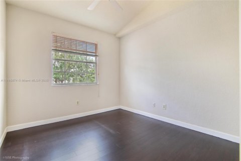 Снять в аренду таунхаус в Санрайз, Флорида 3 спальни, 119.38м2, № 1959581 - фото 9