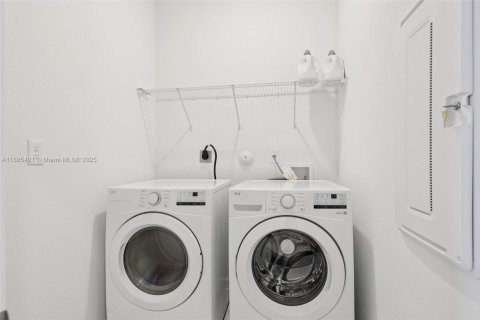 Купить таунхаус в Хомстед, Флорида 3 спальни, 159.98м2, № 1931595 - фото 27