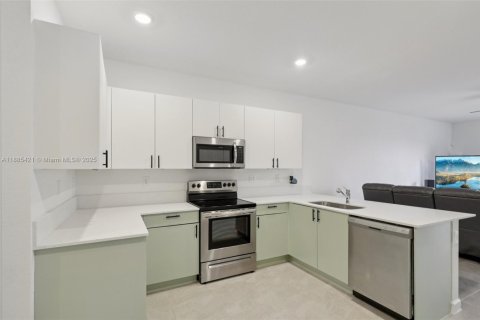 Купить таунхаус в Хомстед, Флорида 3 спальни, 159.98м2, № 1931595 - фото 7