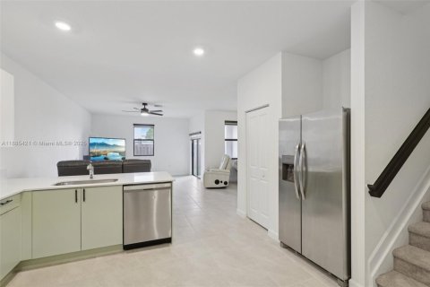 Купить таунхаус в Хомстед, Флорида 3 спальни, 159.98м2, № 1931595 - фото 8
