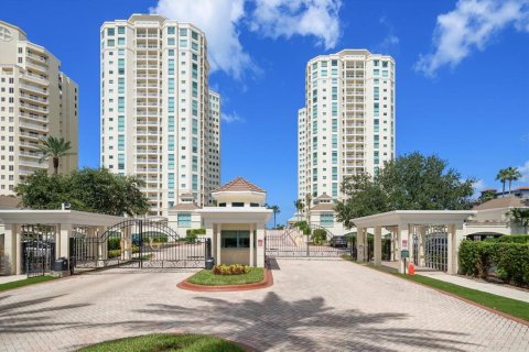 Condo in Clearwater, Florida, 3 bedrooms  № 2231030 - photo 2