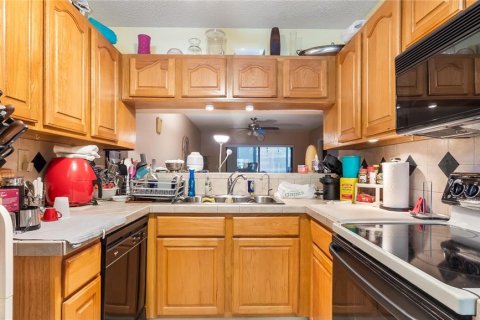 Condo in Fort Lauderdale, Florida, 2 bedrooms  № 1866523 - photo 11