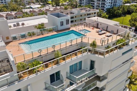 Copropriété à louer à Bay Harbor Islands, Floride: 2 chambres, 88.72 m2 № 1960099 - photo 30
