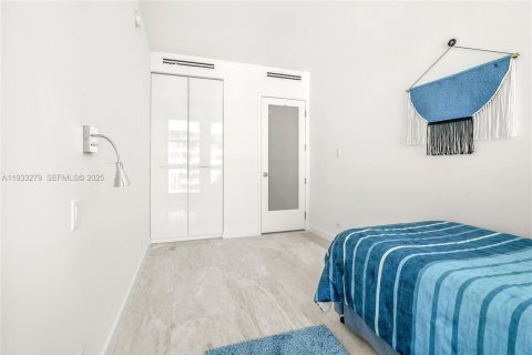 Condominio en alquiler en Miami Beach, Florida, 3 dormitorios, 175.12 m2 № 1991385 - foto 25