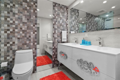 Condominio en alquiler en Miami Beach, Florida, 3 dormitorios, 175.12 m2 № 1991385 - foto 24