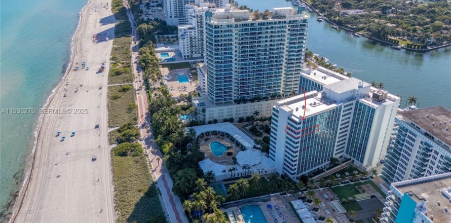 Condominio en Miami Beach, Florida, 3 dormitorios  № 1991385