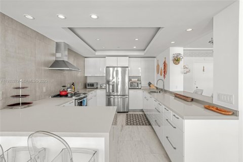 Condominio en alquiler en Miami Beach, Florida, 3 dormitorios, 175.12 m2 № 1991385 - foto 17