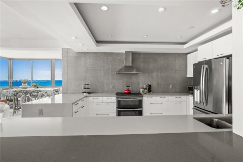 Condominio en alquiler en Miami Beach, Florida, 3 dormitorios, 175.12 m2 № 1991385 - foto 6