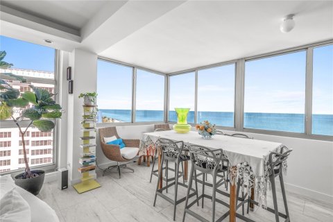 Condominio en alquiler en Miami Beach, Florida, 3 dormitorios, 175.12 m2 № 1991385 - foto 9