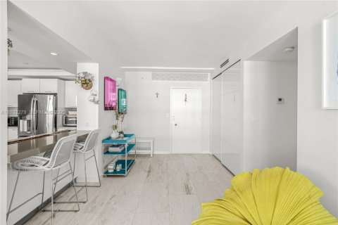 Condominio en alquiler en Miami Beach, Florida, 3 dormitorios, 175.12 m2 № 1991385 - foto 19