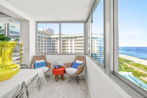 Condominio en alquiler en Miami Beach, Florida, 3 dormitorios, 175.12 m2 № 1991385 - foto 15