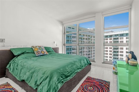 Condominio en alquiler en Miami Beach, Florida, 3 dormitorios, 175.12 m2 № 1991385 - foto 28